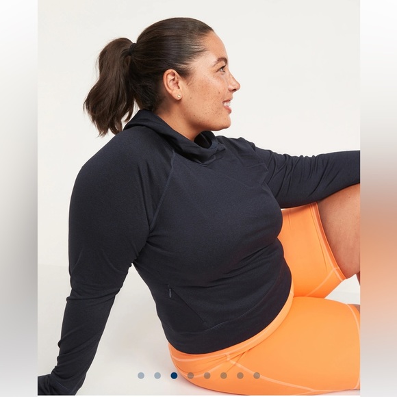 🆕 Old Navy Women’s CozeCore Cropped Performance Hoodie - Picture 6 of 14